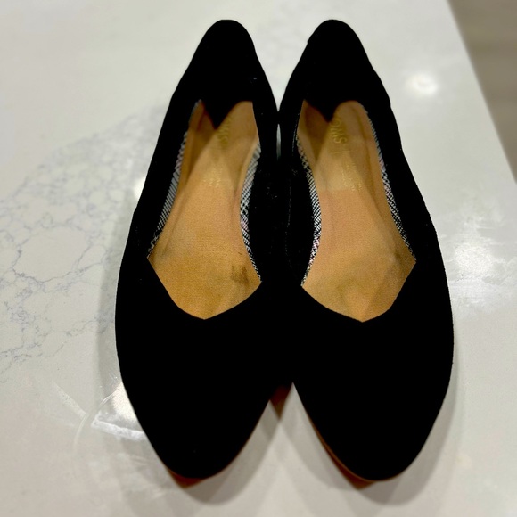 Tom’s Jutiti Black Flats - Picture 1 of 3